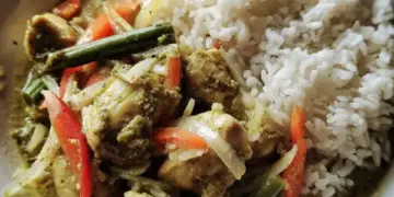 Thai green curry with chicken