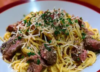 garlic parmesan steak pasta recipe featured