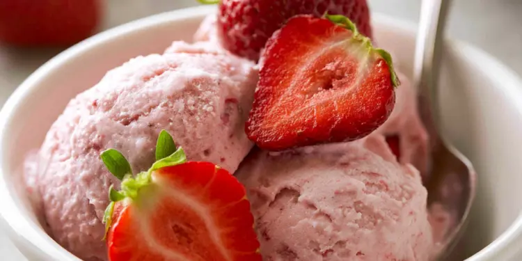 homemade strawberry ice cream recipe featured