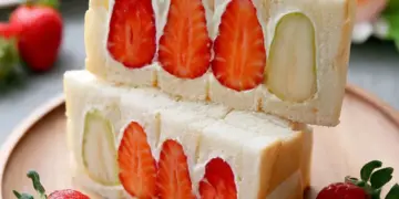 Japanese strawberry sandwich recipe featured