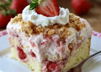 strawberry cheesecake poke cake recipe featured