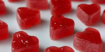 strawberry gummies recipe featured