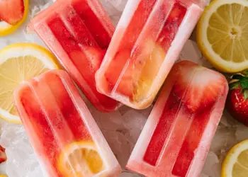 strawberry lemonade popsicles recipe featured