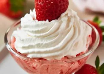 strawberry whipped cream recipe featured