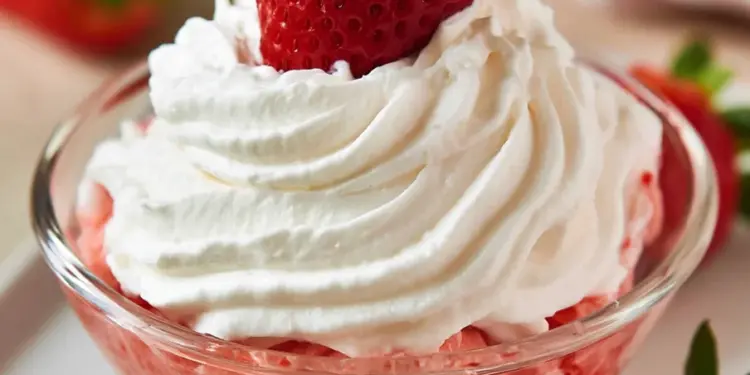 strawberry whipped cream recipe featured